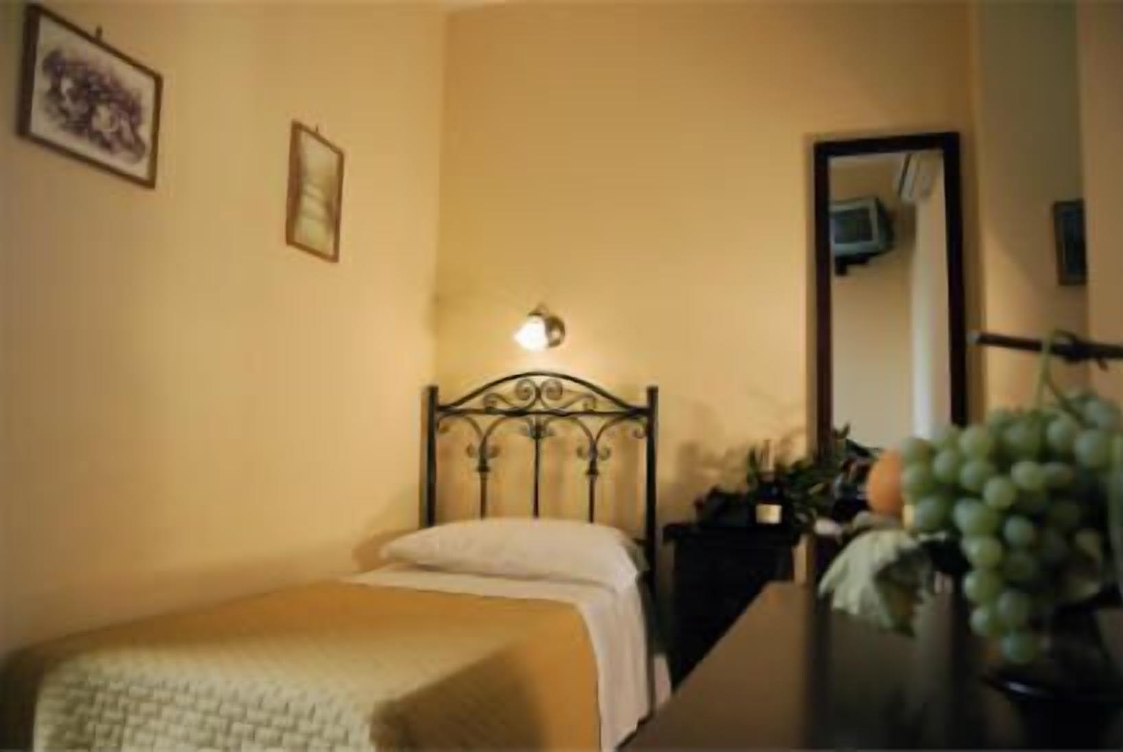 Hotel Columbia Палермо Екстериор снимка