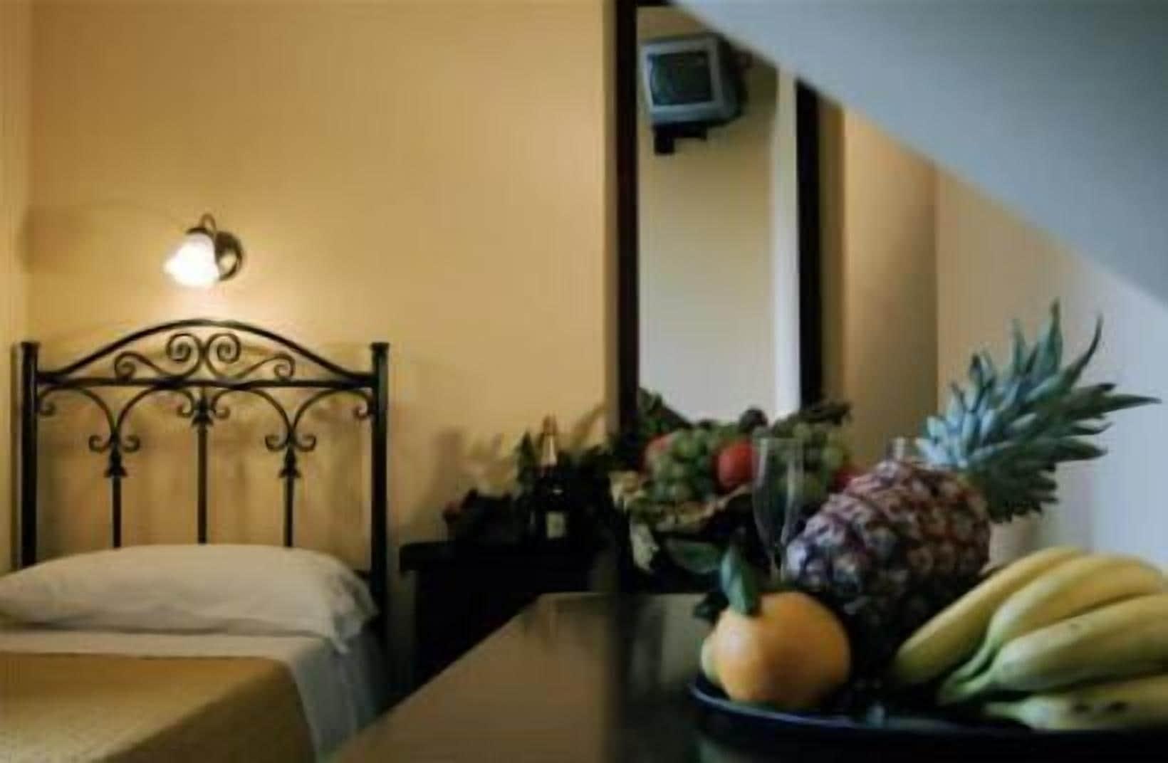 Hotel Columbia Палермо Екстериор снимка