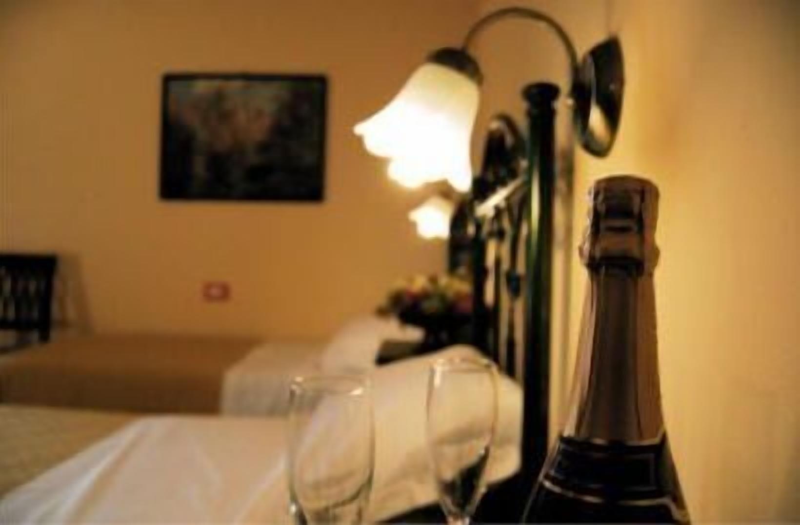 Hotel Columbia Палермо Екстериор снимка
