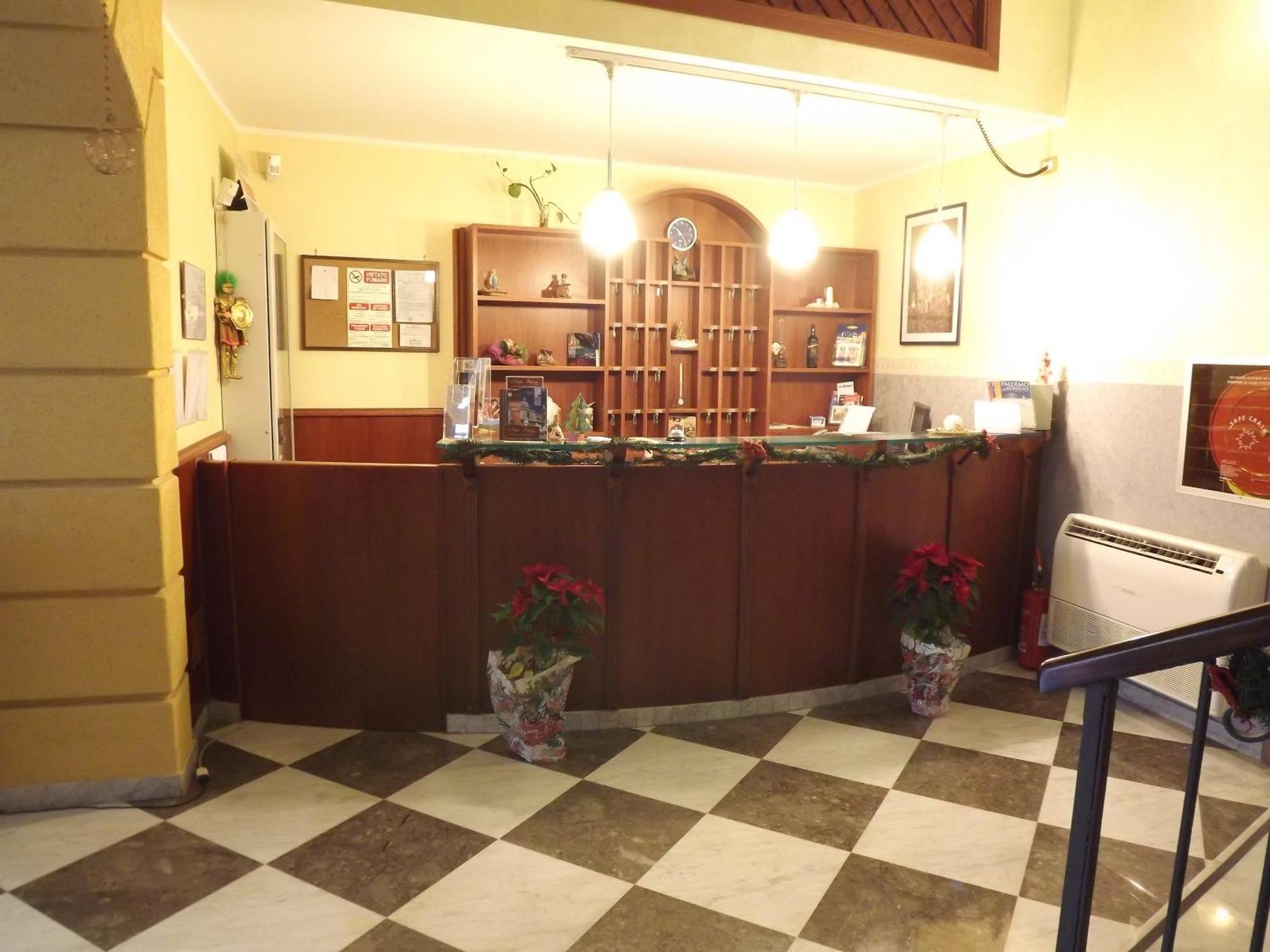 Hotel Columbia Палермо Екстериор снимка