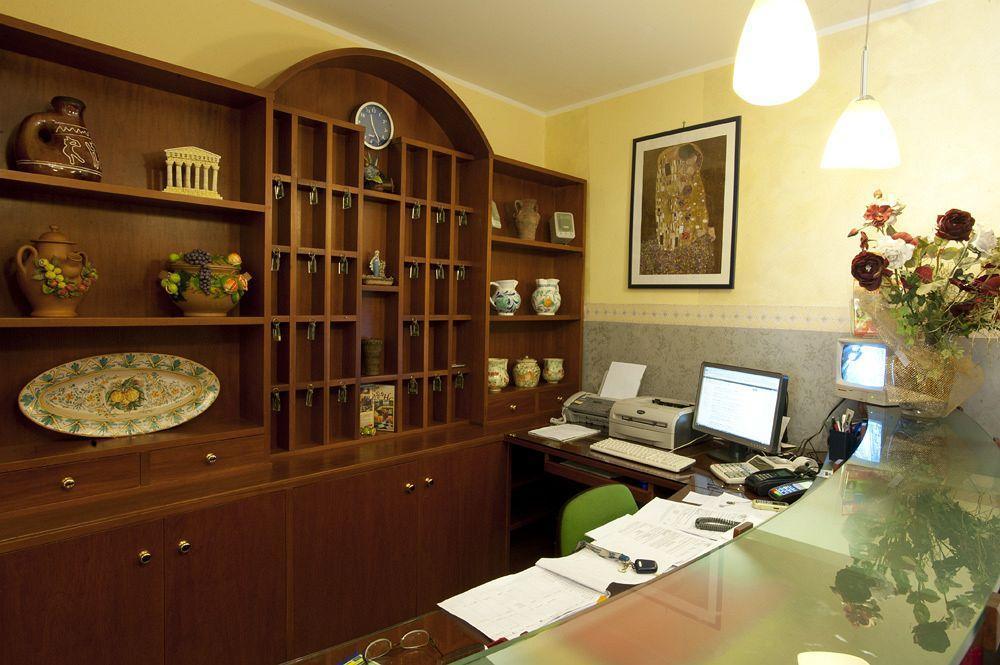 Hotel Columbia Палермо Екстериор снимка