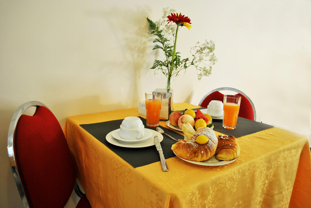 Hotel Columbia Палермо Екстериор снимка